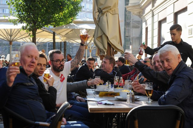 Navijači Liverpula uživaju u Beogradu pred meč sa Zvezdom FOTO