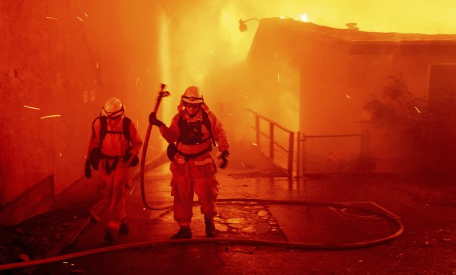 Više od stotinu nestalih posle katastrofalnog požara