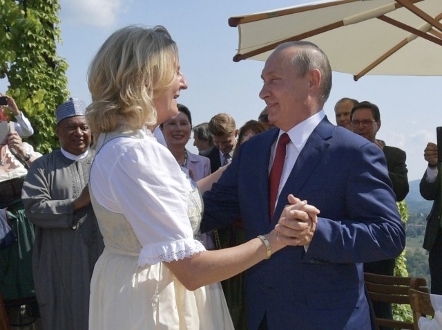 Od plesa sa Putinom do otkazane posete zbog "špijuna"