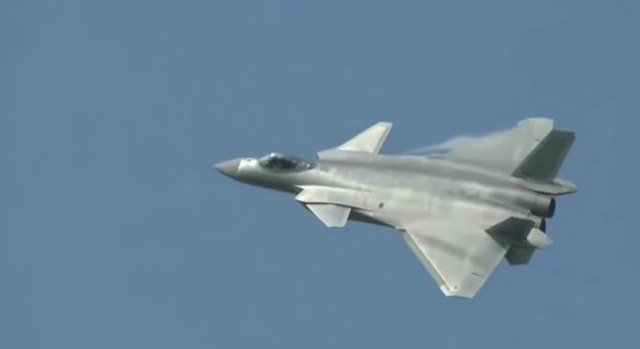 Novo borbeno èudo usred rata: J-20 veæ "preti" VIDEO