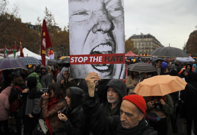 Protest protiv Trampa u Parizu