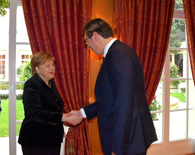 Vuèiæ s Merkelovom, teme - od evrointegracija do KiM FOTO