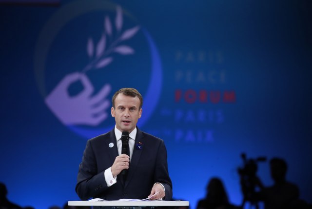 Makron poziva Francuze na veliku nacionalnu debatu