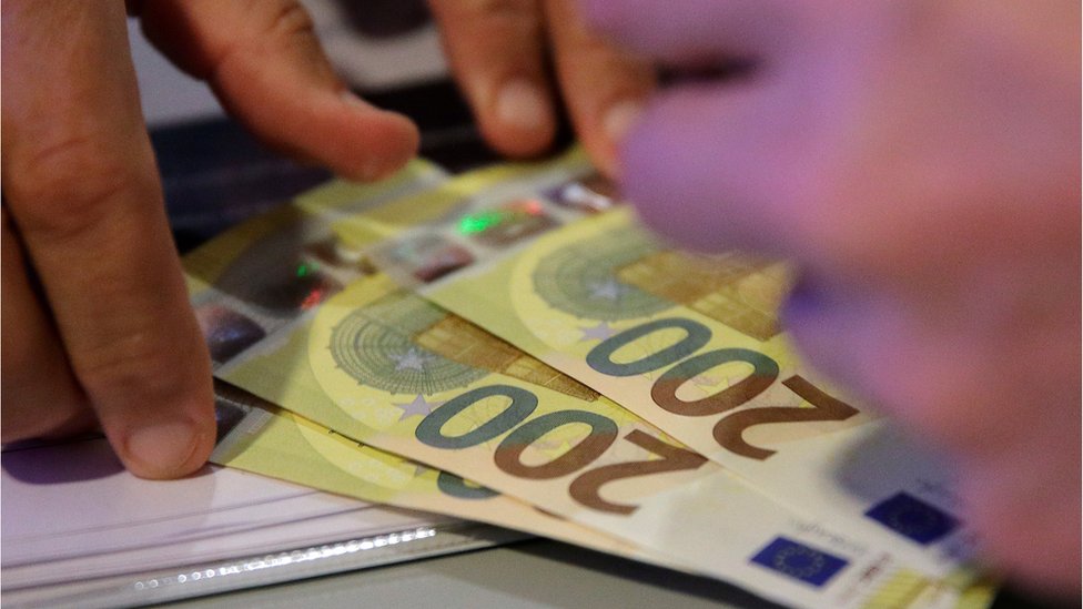 Belgija: Radnici u čeličani greškom dobili bonus od 30 hiljada evra