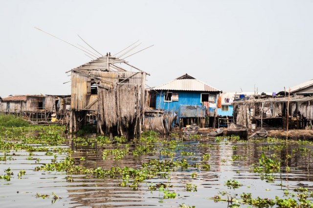 I Afrika ima svoju Veneciju: Nikome nije jasno kako ove kuće opstaju