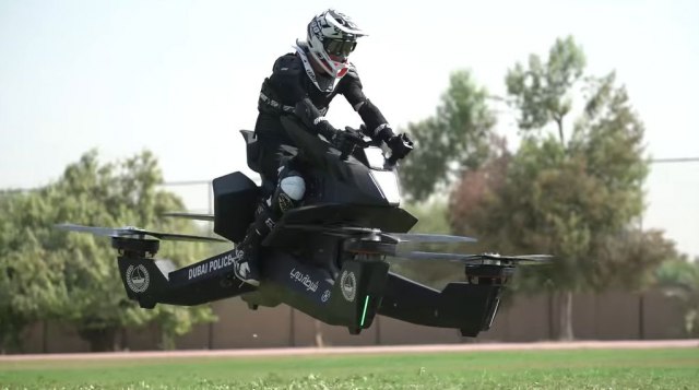 Policija Dubaija dobila novu "igraèku" – leteæi bicikl VIDEO