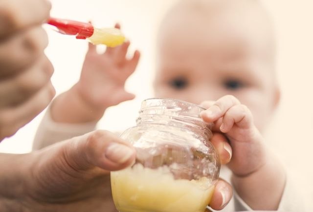 Stručnjaci: Ova namirnica kod beba izaziva trovanje, a može biti i smrtonosna