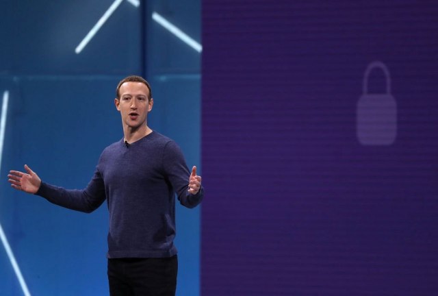 Šef Fejsbuka Mark Zakerberg ne planira ostavku