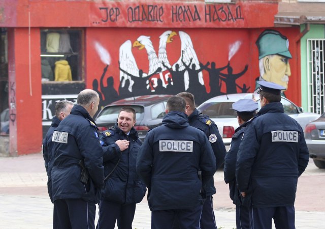 RTS: Kosovska policija privela Srbe u Podujevu