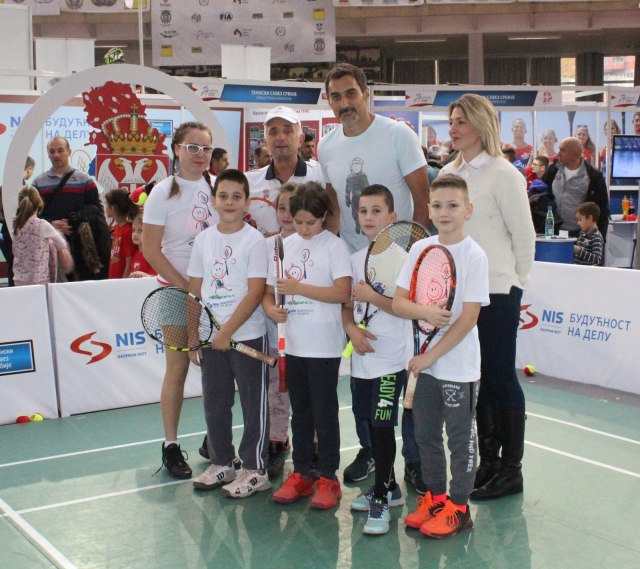 Zimonjiæ, Jovanovski i Džumhur igrali mini-tenis sa decom