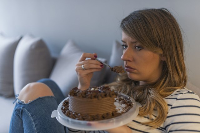 PMS i oseæaj gladi: Evo zašto tada stvarno treba da jedete više