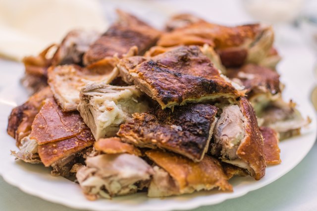 Nosite mnogo hrane na groblje? Evo šta kaže Crkva na to VIDEO