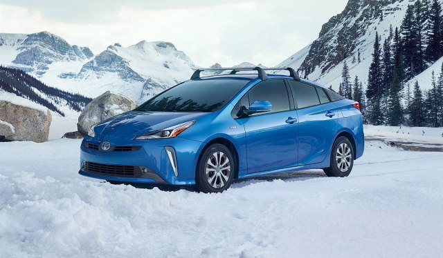 Toyota "osvežila" Prius u SAD, dodala pogon na sve toèkove