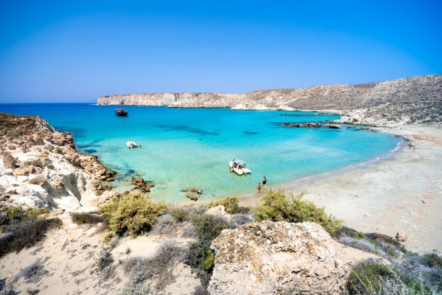 Potpuno nepoznato i nenaseljeno grèko ostrvo sa 36 rajskih plaža