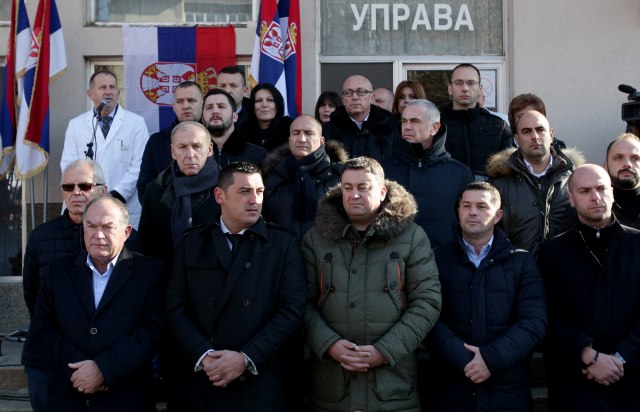 K. Mitrovica: Na protestu i Džajiæ i Terziæ FOTO