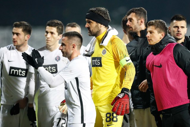 Slaba igra Partizana – crno-beli u 92. minutu do boda u Lučanima