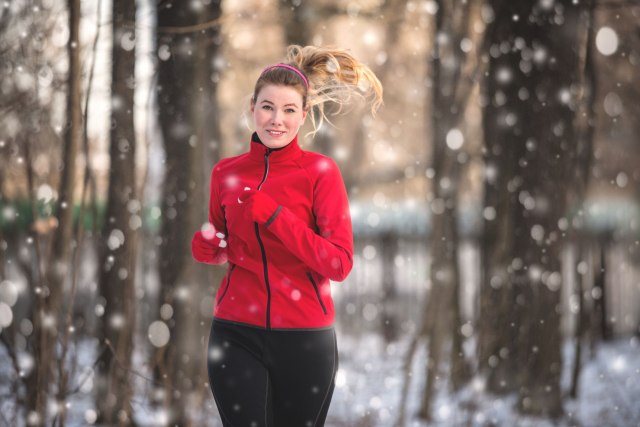 Trčanje po niskim temperaturama: Kako se obući i gde se istezati?