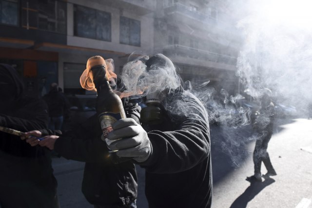 Haos u Atini, demonstranti se sukobili sa policijom