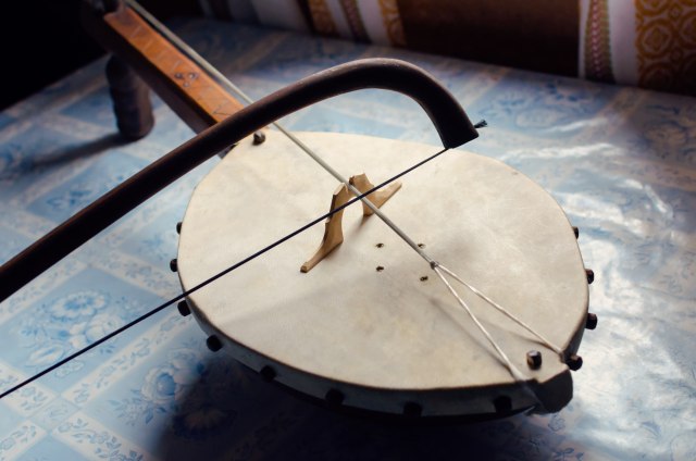 "Ovaj stari muzièki instrument, to je albanska lauta"
