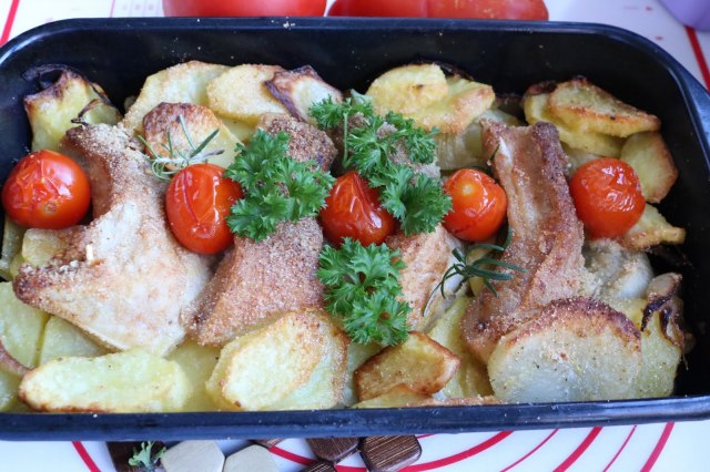 Sjajan recept za ruèak: Riba sa krompirom u rerni