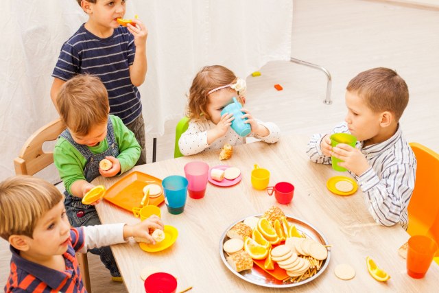 Kako se u našim vrtićima hrane deca koja imaju alergiju na neku namirnicu?