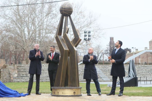 Na Kalemegdanu otkriven spomenik utemeljivačima srpske košarke