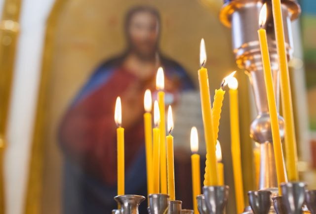 Vraæanje ikona u pravoslavne crkve u Hrvatskoj