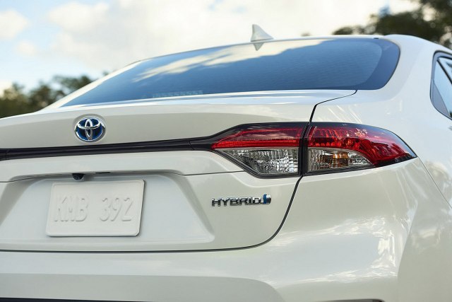 Corolla Hybrid mogla bi da dobije novi Priusov e-pogon na sva 4 točka