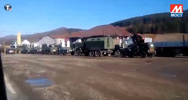 "Kolona vozila Kfora ide ka Leposaviæu" VIDEO