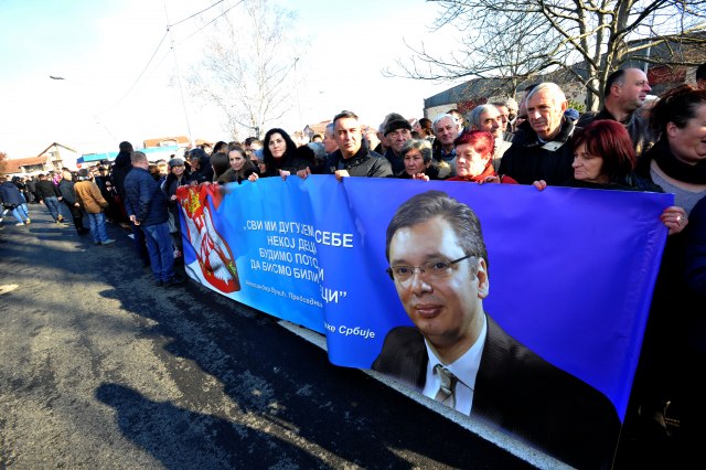 Vučić građanima ispred fabrike: 