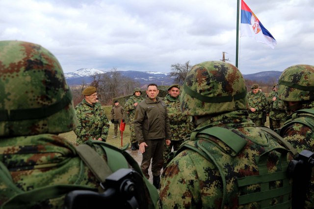 Vulin: Vučić obavešten, vojska spremna