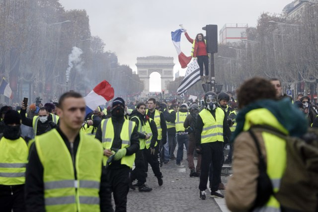 Sutra protest, oklopna vozila i 8.000 policajaca u Parizu