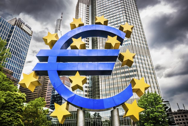 Duple loše vesti najvećih - EUR se sunovratio