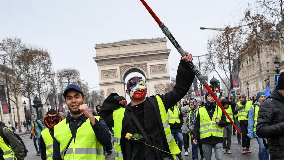 'Žuti prsluci" na ulicama Pariza uprkos upozorenjima vlasti