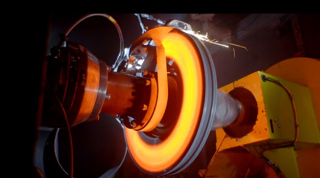 Kako izgleda test Bugattijeve 3D štampane koènice od titanijuma VIDEO