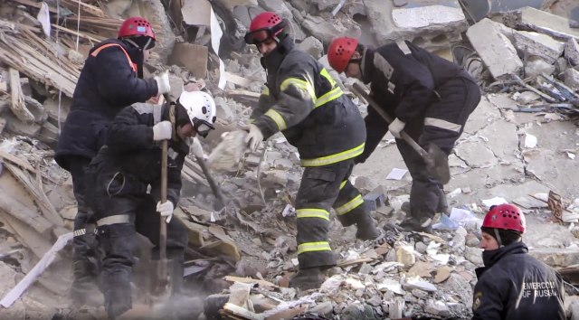 Rusija: Broj poginulih u urušavanju zgrade porastao na 33