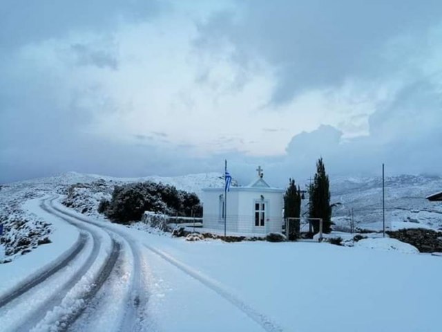 Jedno od najlepših grèkih ostrva u potpunosti prekriveno snegom / FOTO
