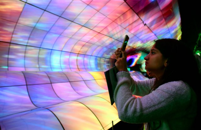 LG predstavio džinovski OLED ekran od 19,8 metara VIDEO