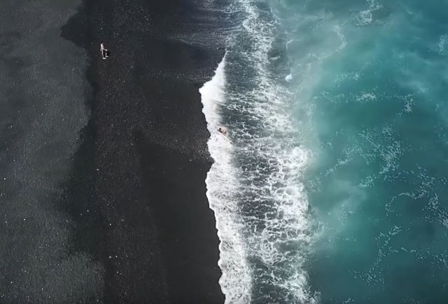 Vulkan stvorio novu plažu koja je sad najveća atrakcija na Havajima