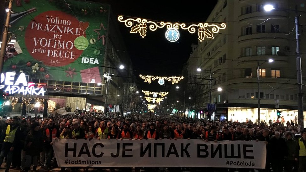 Šetnja u tišini i sveće ispred hrama: Kako je Beograd obeležio godišnjicu ubistva Olivera Ivanovića