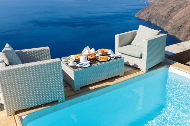 Amerikanka objasnila zašto je potrošila 3.500€ na Santoriniju