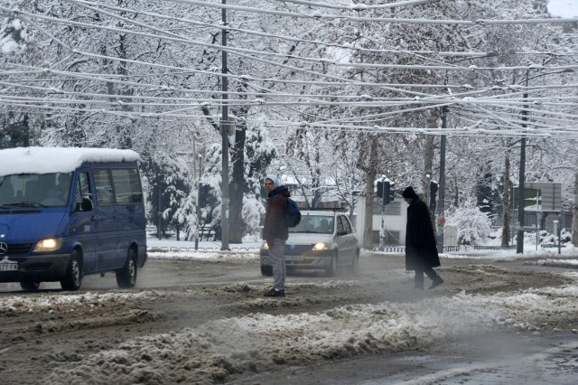 Snow returns to Serbia - and is set to continue for days