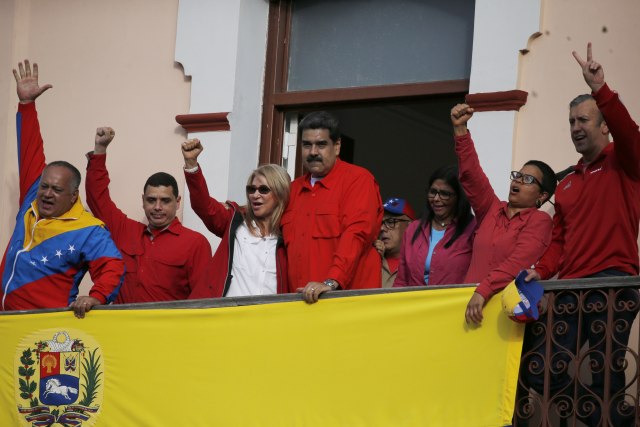 "Brate Maduro, glavu gore, uz tebe smo"
