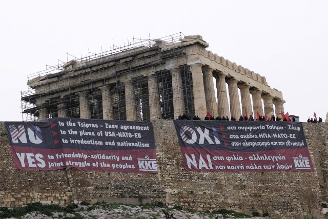 Napeto u Atini: Kod Akropolja i policija i demonstranti