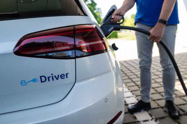 Električni automobili će koštati kao benzinci i dizelaši već 2021.