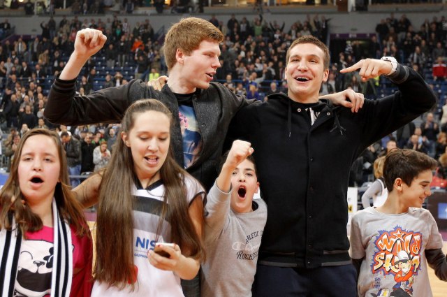 Bogdan: Bertans, vidim te; Bertans: Lagano, brate VIDEO