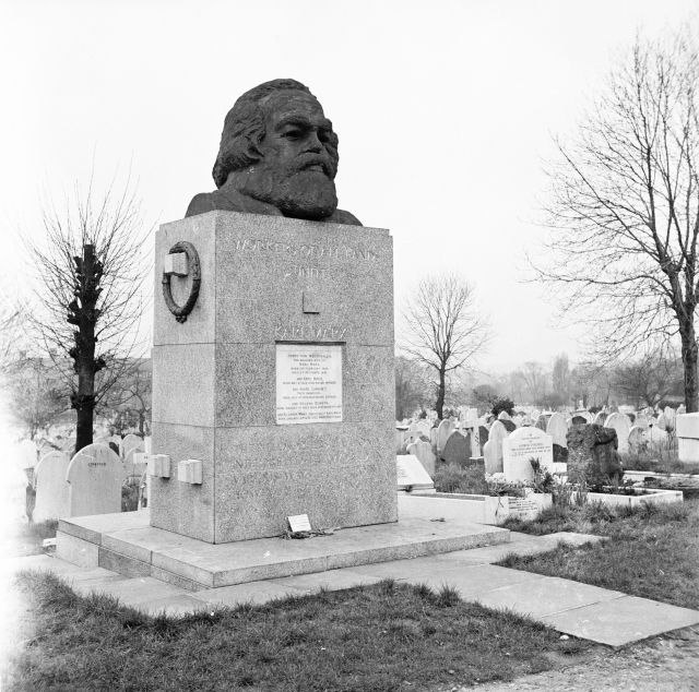 Oštećena grobnica Karla Marksa: Izgleda kao namerni napad na njega