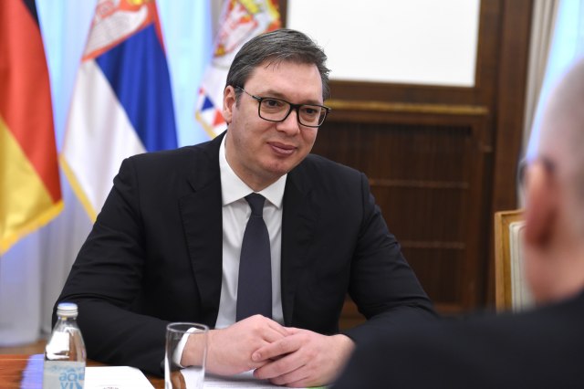 Vučić sa norveškim diplomatom Eideom