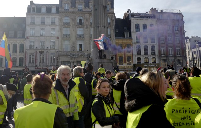 "Žuti prsluci" obeležavaju tri meseca od poèetka protesta