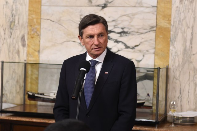Pahor predložio Tajaniju zajednièki udžbenik iz istorije